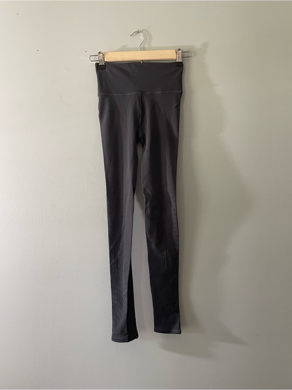 Lululemon Reveal 7/8 Tight *Vortex 25"
Blue Tied - Picture 4 of 11